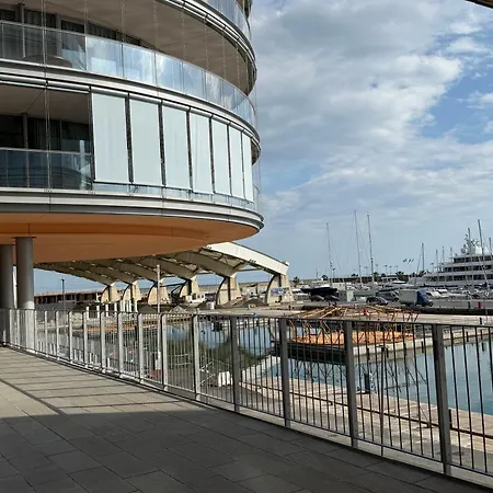 7 Waterfront * Genoa