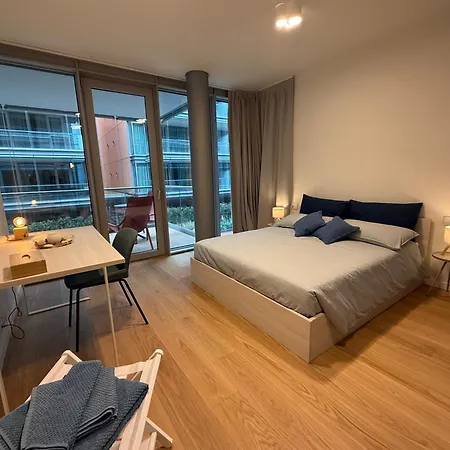 7 Waterfront Apartment